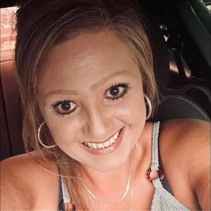 Meet your Posher, Leigh